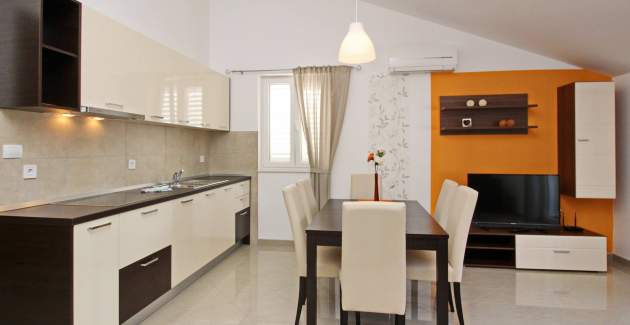 Apartment Gorica 2 No.7 - with Balcony and Pool