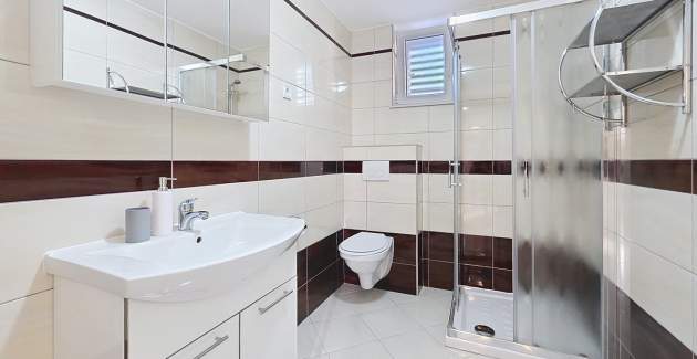 Appartamento Gorica 2 n.10 – con piscina, a livello seminterrato