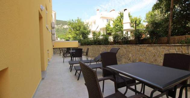 Monolocale Gorica 2 n.11 – con piscina, al piano seminterrato