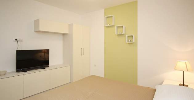 Monolocale Gorica 2 n.11 – con piscina, al piano seminterrato