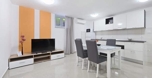 Appartamento Gorica 2 n.12 – con piscina, a livello seminterrato