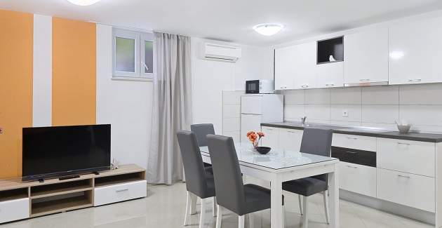 Appartamento Gorica 2 n.12 – con piscina, a livello seminterrato