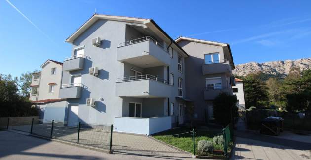 Apartment Hrabric A2 - with Balcony and Parking