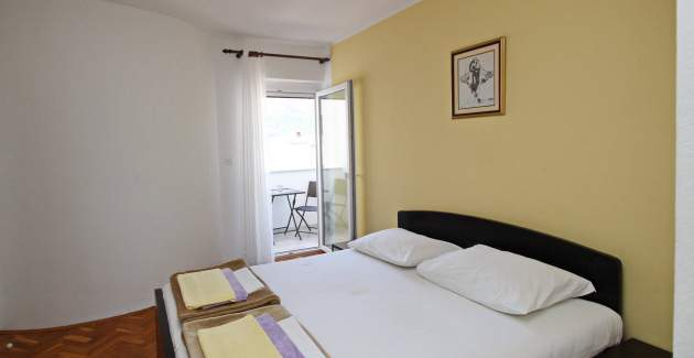 Appartamento Karamarko – con balcone grande