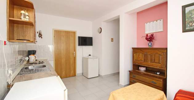 Appartamento Karamarko – con balcone grande