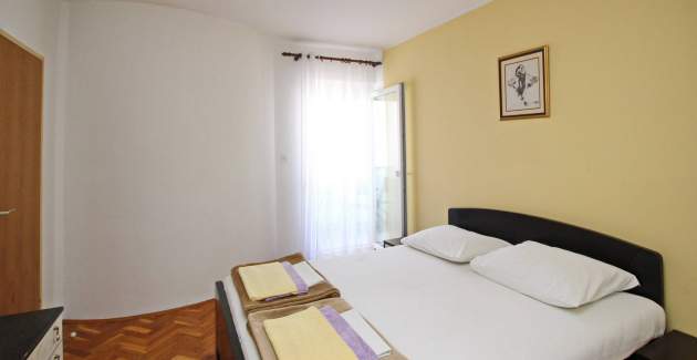 Appartamento Karamarko – con balcone grande