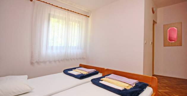 Appartamento Karamarko – con balcone grande