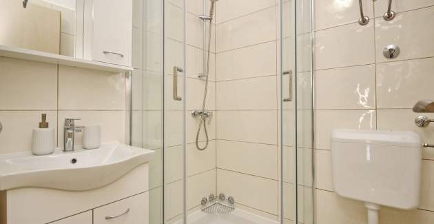 Monolocale Karamarko – con terrazza coperta