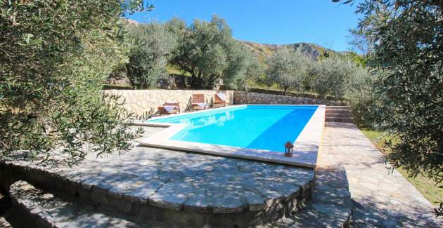 Holiday House Katarinini Dvori - with private Pool