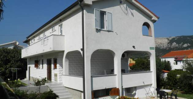 Standard Apartment Klaric Prvic - 200 m from the Beach, with Balcony