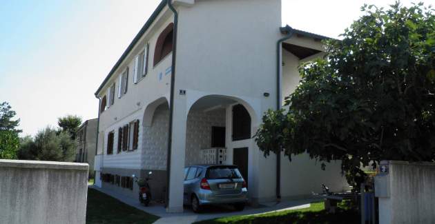 Standard Apartment Klaric Prvic - 200 m from the Beach, with Balcony