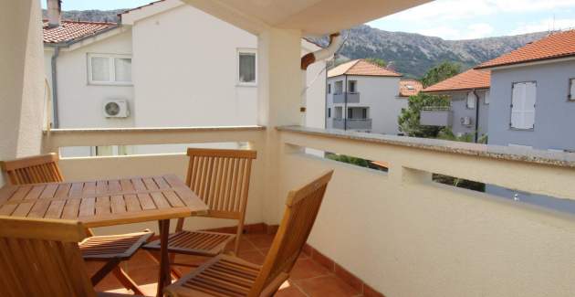 Apartment Knezevic - with Balcony and Parking
