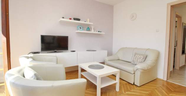 Apartman Kucar No.2 – s balkonom, 350 m od plaže