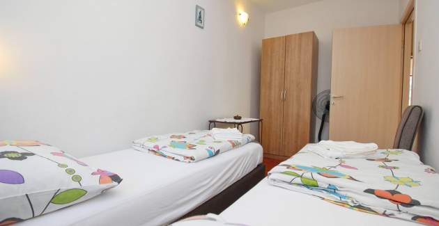 Apartman Kucar No.2 – s balkonom, 350 m od plaže