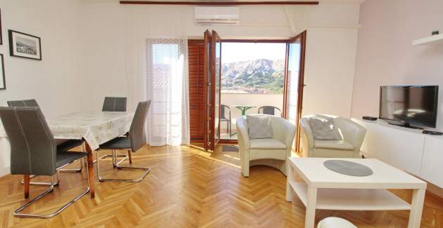 Apartman Kucar No.2 – s balkonom, 350 m od plaže