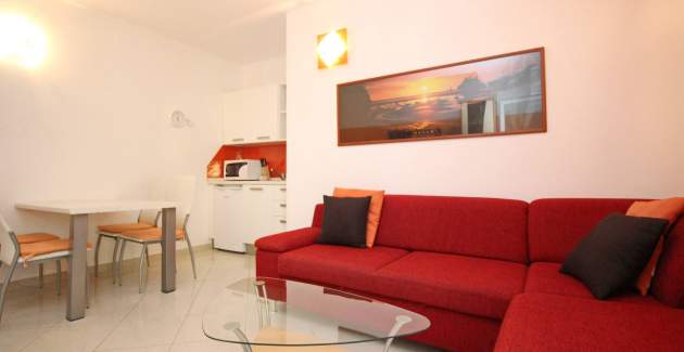 Apartment Krleza - with large, covered Terrace