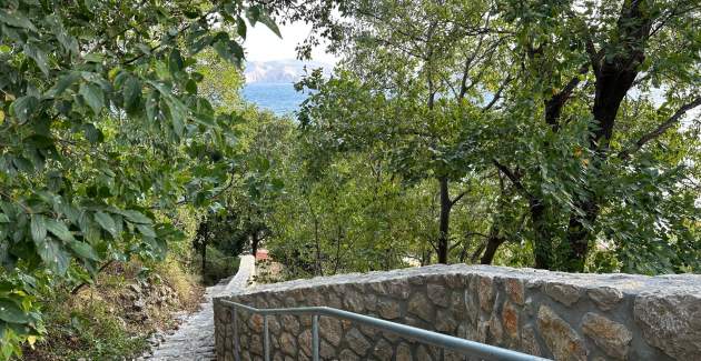 Studio Apartment Meratti - in the old Part of Baska, 200m from the Beach