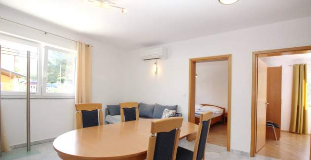 Apartment Mikulan Nara B - with Balcony, 350 m from the Beach