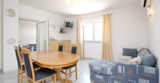 Apartment Mikulan Nara B - with Balcony, 350 m from the Beach