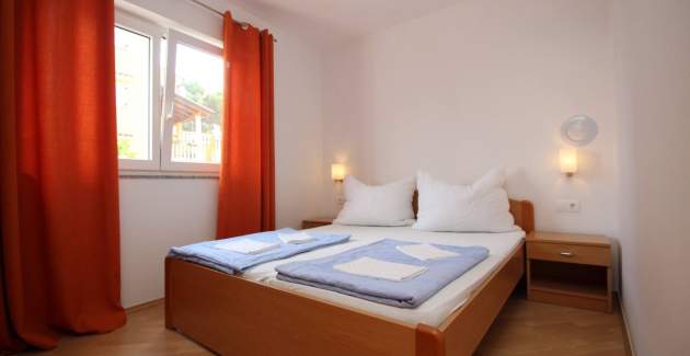 Apartment Mikulan Nara Priz - with Terrace, 350 m from the Beach