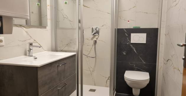 Apartment Mikulan Nara Priz - with Terrace, 350 m from the Beach