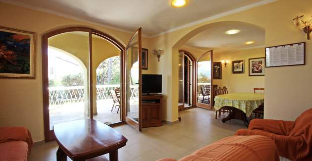 Appartamento Mrkus A6 priz - con terrazza, vicino alla spiaggia