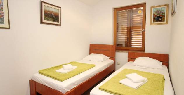 Apartment Mrkus more - with Balcony and Sea View, near the Beach