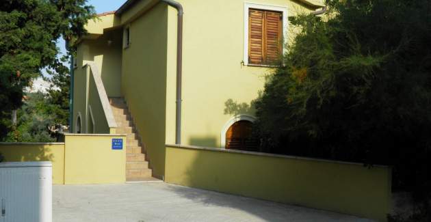 Apartment Mrkus more - with Balcony and Sea View, near the Beach