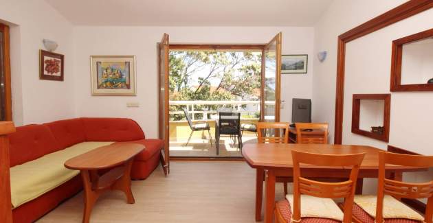 Apartment Mrkus more - with Balcony and Sea View, near the Beach