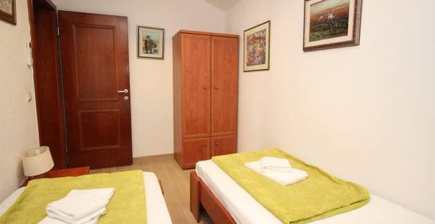 Apartment Mrkus more - with Balcony and Sea View, near the Beach