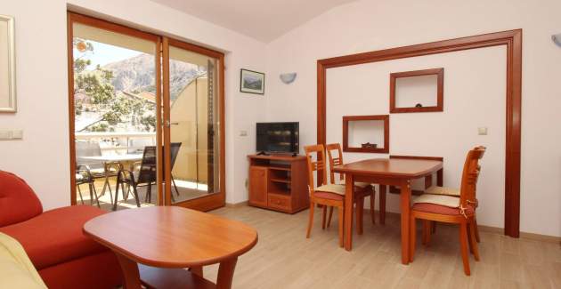 Apartment Mrkus more - with Balcony and Sea View, near the Beach