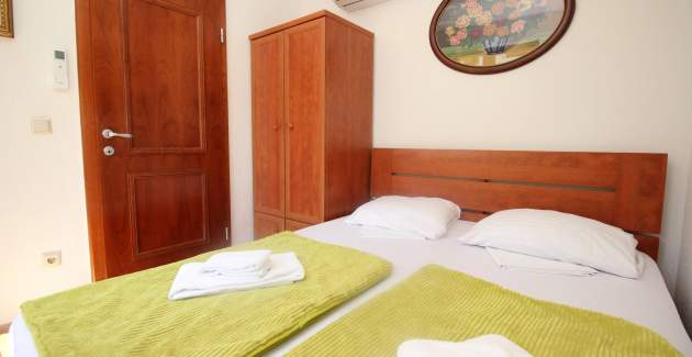 Appartamento Mrkus brdo - con balcone, vicino alla spiaggia