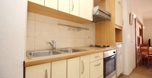 Appartamento Mrkus brdo - con balcone, vicino alla spiaggia