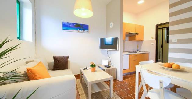 Apartment Nana priz - with large Terrace