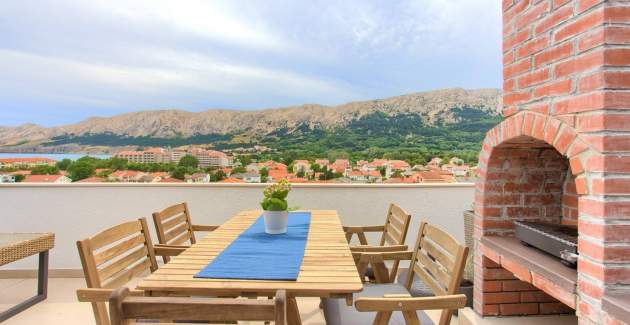 Apartment Nana K2 - with Sea View and private BBQ