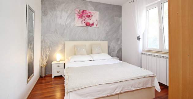 Apartment Lana priz - near the Center and the Beach