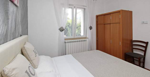 Apartment Lana priz - near the Center and the Beach