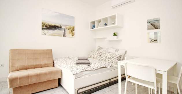 Studio Apartment Rozman Beach - near the Beach, with Terrace