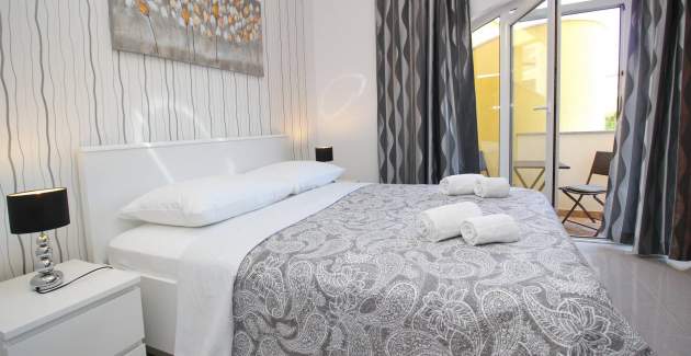 Apartman Zarok Beach Holiday A2 - blizu plaže, s terasom