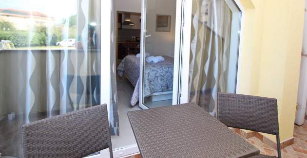 Apartman Zarok Beach Holiday A2 - blizu plaže, s terasom