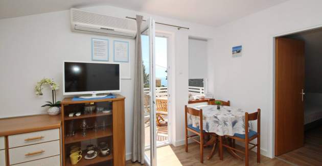 Apartment Čubranić S. Senj – im Hafen, nahe dem Meer