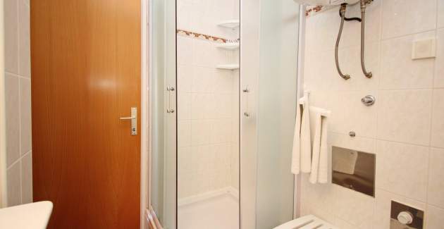 Apartment Čubranić S. Senj – im Hafen, nahe dem Meer