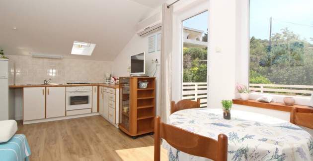 Apartment Čubranić S. Senj – im Hafen, nahe dem Meer