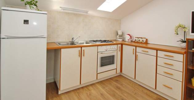 Apartment Čubranić S. Senj – im Hafen, nahe dem Meer