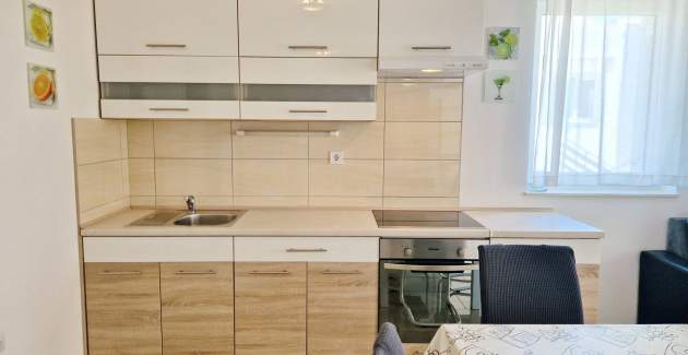 Apartment Slabek - with Balcony, 300 m from the Beach