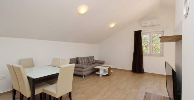 Apartment Smojver No.5 - top Floor, with Balcony