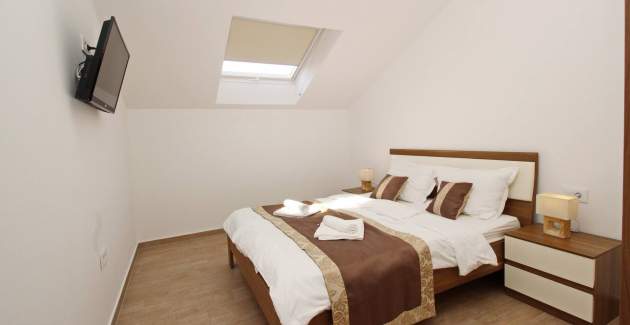 Apartment Smojver No.5 - top Floor, with Balcony