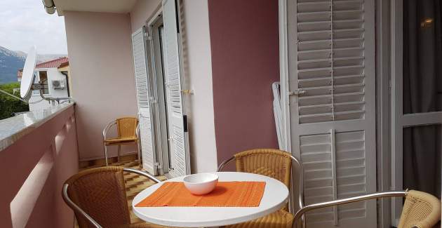 Appartamento Gabrijela per 4–6 persone – con balcone, a 450 m dalla spiaggia