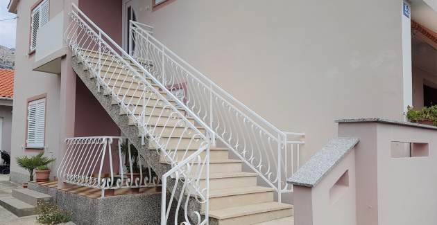 Appartamento Gabrijela per 4–6 persone – con balcone, a 450 m dalla spiaggia