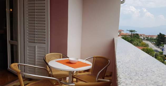 Appartamento Gabrijela per 4–6 persone – con balcone, a 450 m dalla spiaggia